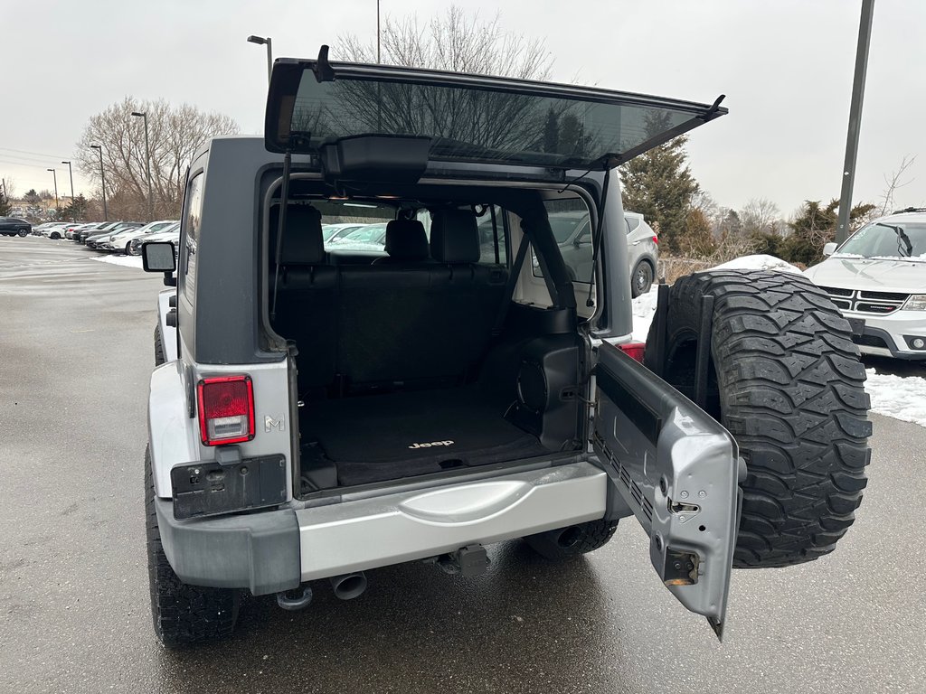 2014 Jeep Wrangler Unlimited in Pickering, Ontario - 18 - w1024h768px