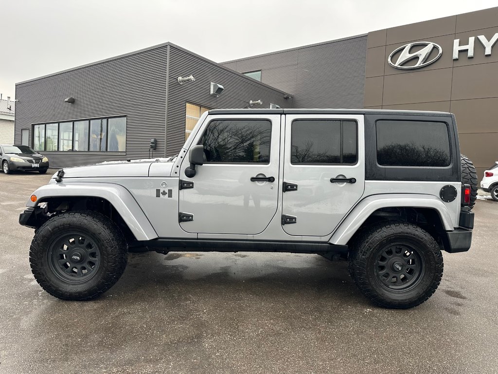 2014 Jeep Wrangler Unlimited in Pickering, Ontario - 2 - w1024h768px