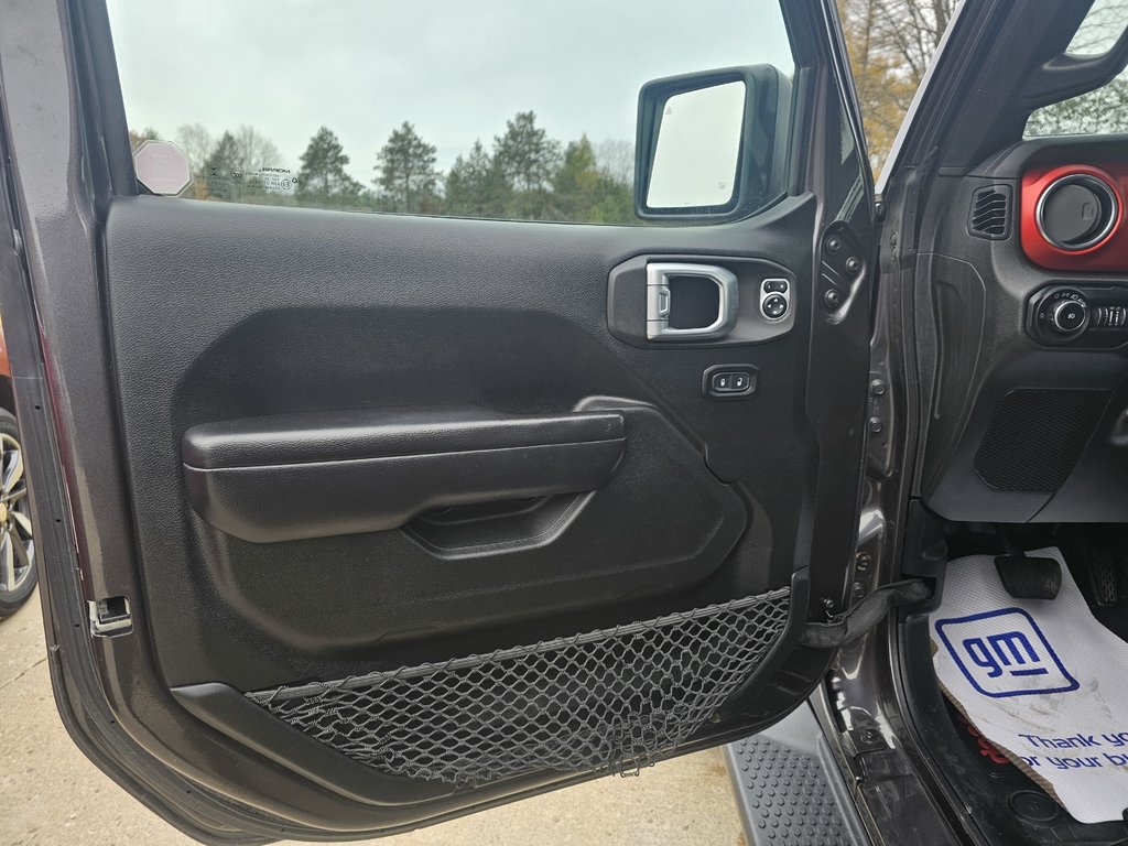 2020 Jeep Wrangler Unlimited in Pickering, Ontario - 28 - w1024h768px