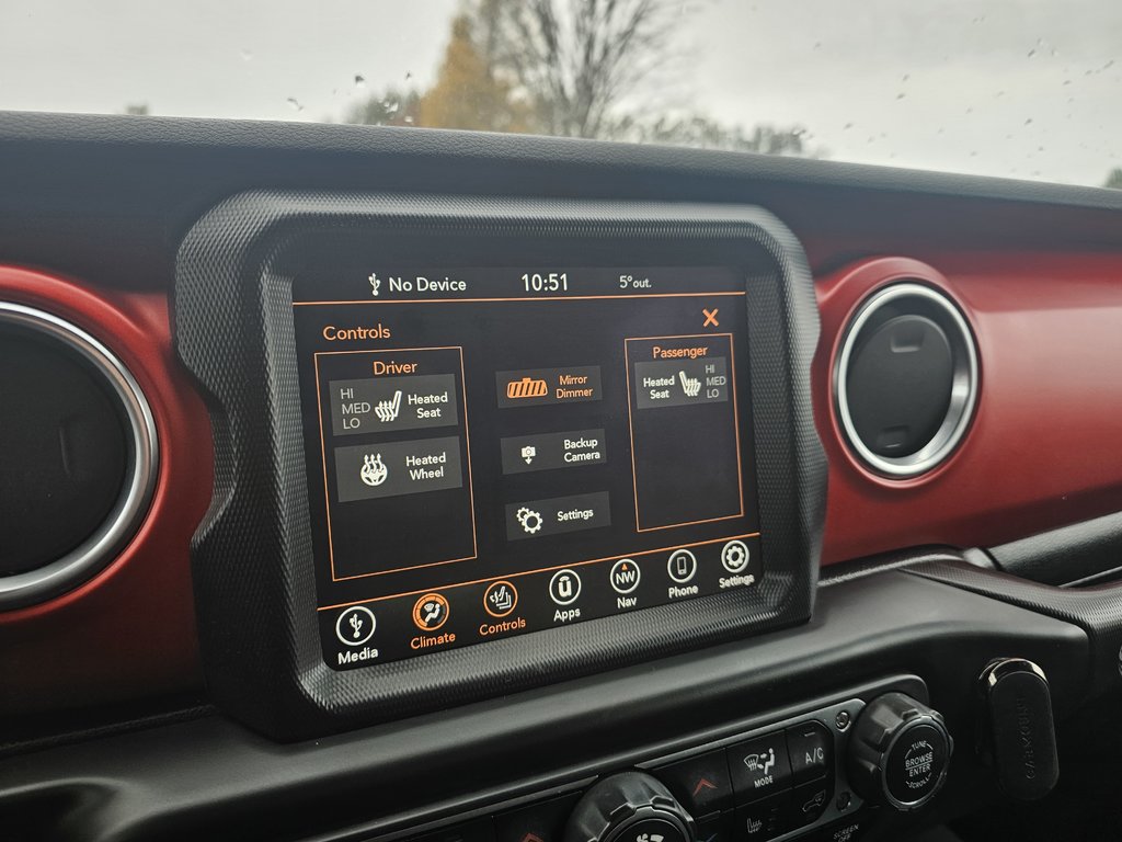 2020 Jeep Wrangler Unlimited in Pickering, Ontario - 17 - w1024h768px