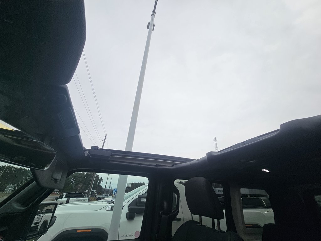 2020 Jeep Wrangler Unlimited in Pickering, Ontario - 24 - w1024h768px