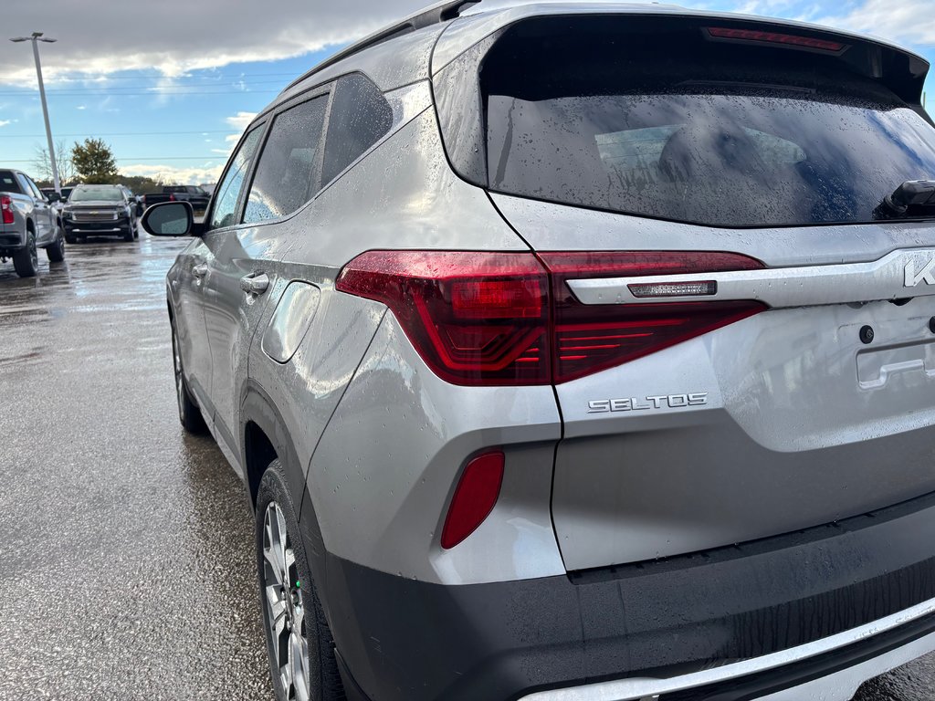 2023 Kia Seltos in Lindsay, Ontario - 6 - w1024h768px