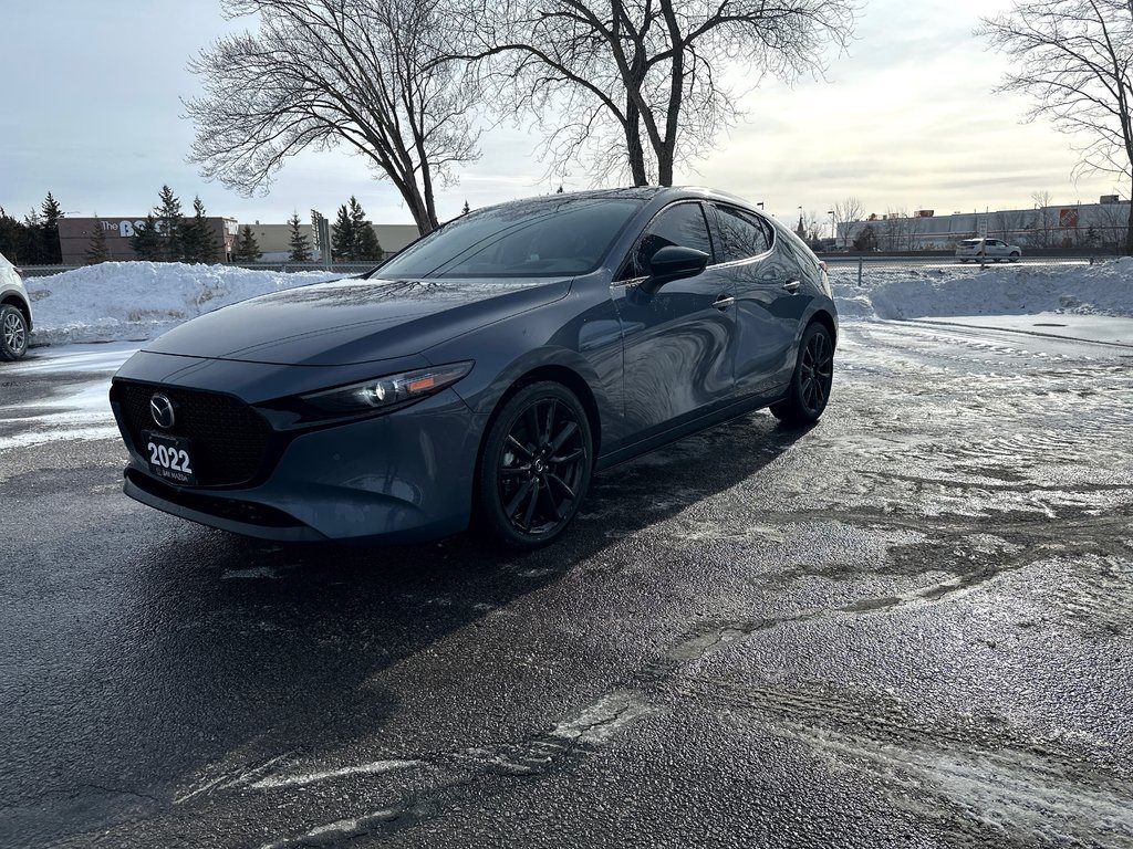 2022 Mazda 3 in Pickering, Ontario - 5 - w1024h768px