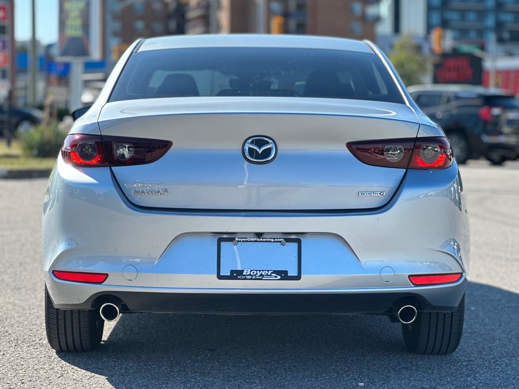 2021 Mazda 3 in Pickering, Ontario - 4 - w1024h768px