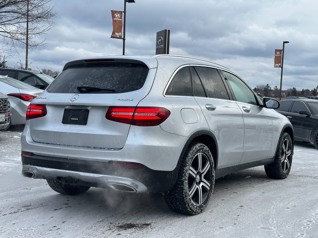 2019 Mercedes-Benz GLC in Pickering, Ontario - 5 - w1024h768px