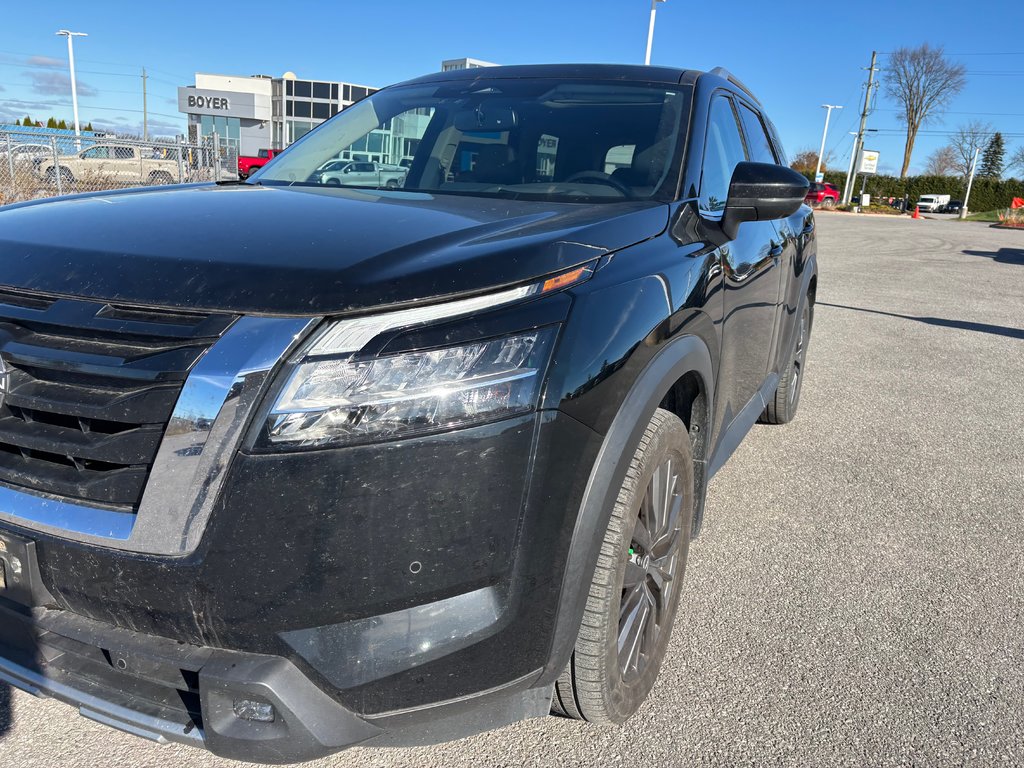 2022 Nissan Pathfinder in Lindsay, Ontario - 3 - w1024h768px