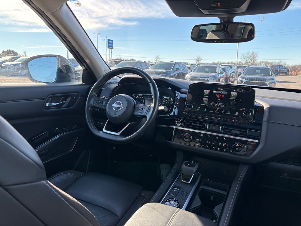 2022 Nissan Pathfinder in Lindsay, Ontario - 10 - w1024h768px