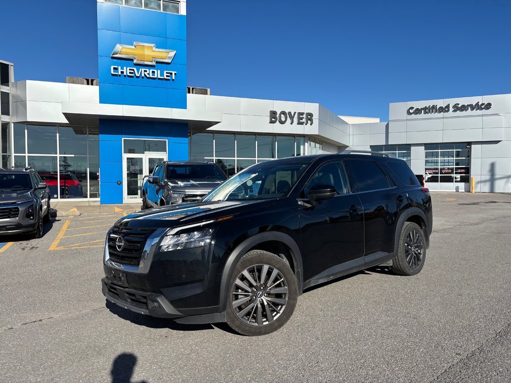 2022 Nissan Pathfinder in Lindsay, Ontario - 1 - w1024h768px