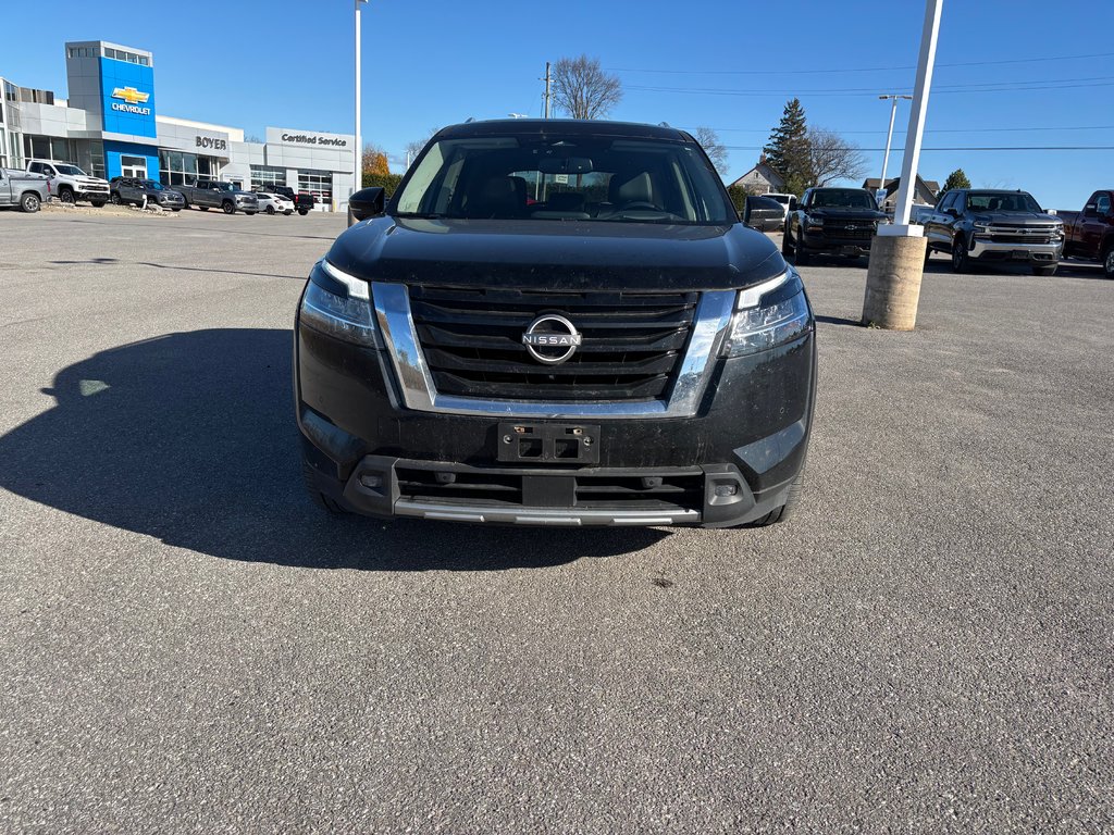 2022 Nissan Pathfinder in Lindsay, Ontario - 2 - w1024h768px