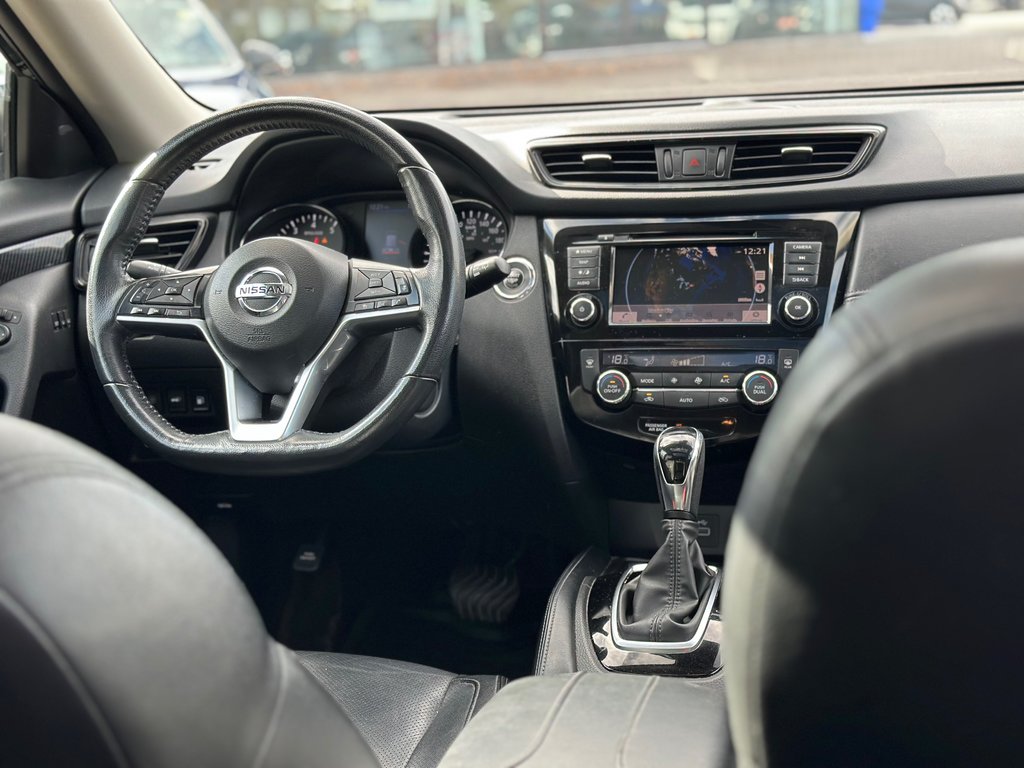 2018 Nissan Rogue in Pickering, Ontario - 12 - w1024h768px