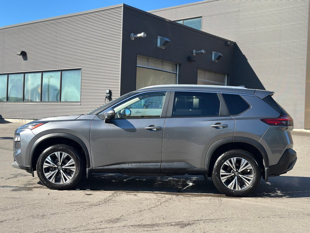 2022 Nissan Rogue in Pickering, Ontario - 2 - w1024h768px