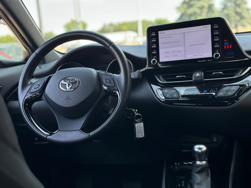 2019 Toyota C-HR in Pickering, Ontario - 8 - w1024h768px