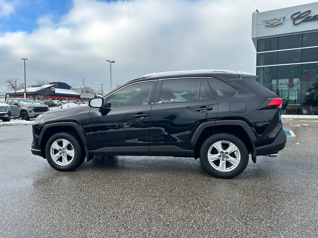 2019 Toyota RAV4 in Pickering, Ontario - 2 - w1024h768px