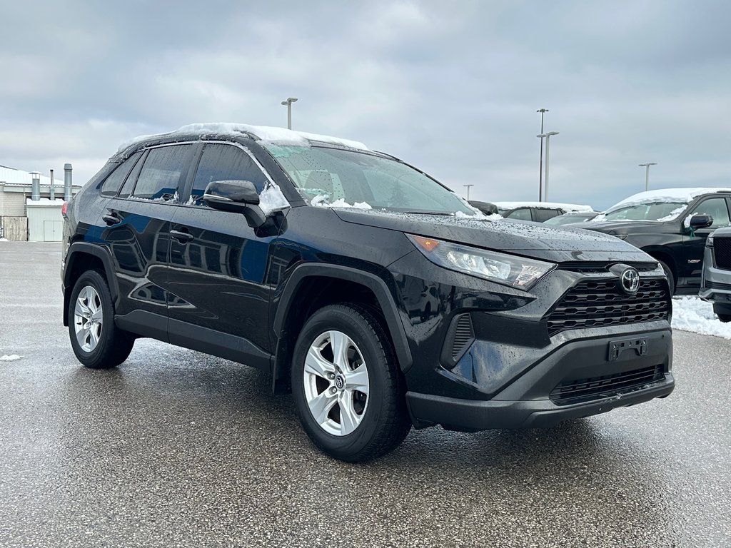 2019 Toyota RAV4 in Pickering, Ontario - 7 - w1024h768px