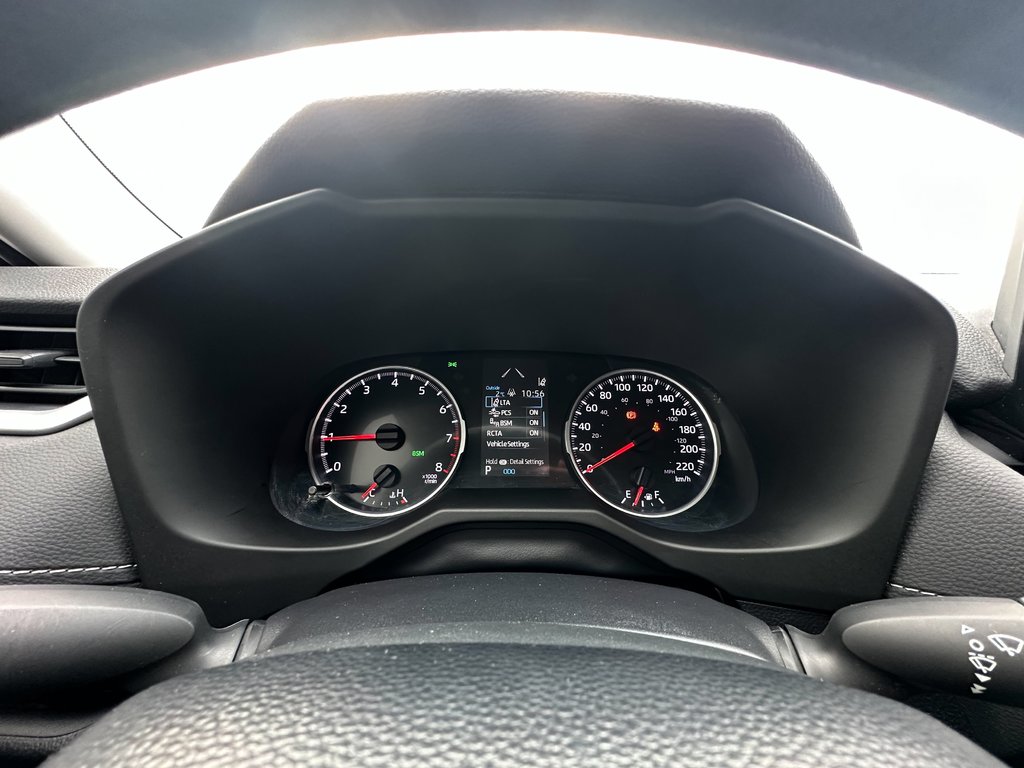 2019 Toyota RAV4 in Pickering, Ontario - 16 - w1024h768px