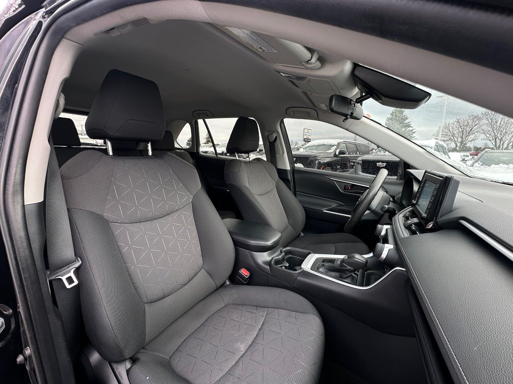 2019 Toyota RAV4 in Pickering, Ontario - 23 - w1024h768px