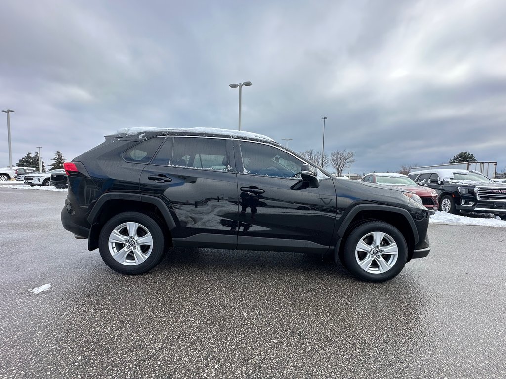 2019 Toyota RAV4 in Pickering, Ontario - 6 - w1024h768px