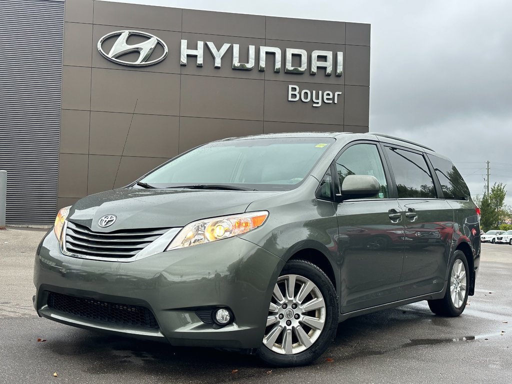 2014 Toyota Sienna in Pickering, Ontario - 1 - w1024h768px