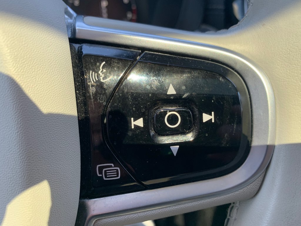 2019 Volvo XC60 in Bancroft, Ontario - 16 - w1024h768px