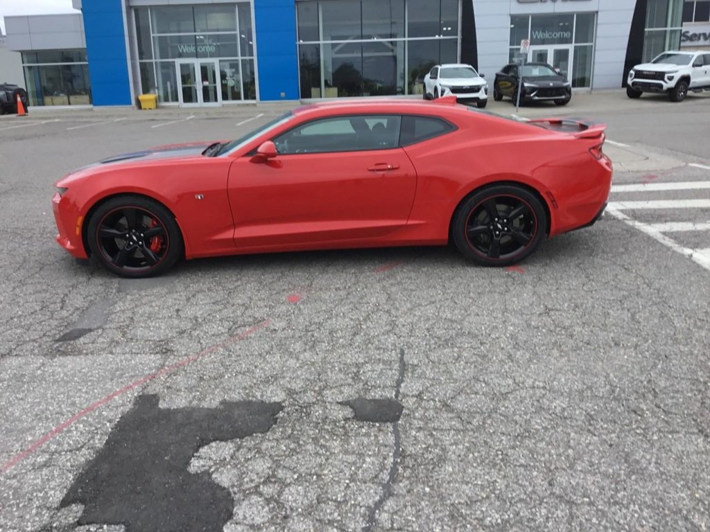 2017 Chevrolet Camaro in Pickering, Ontario - 2 - w1024h768px