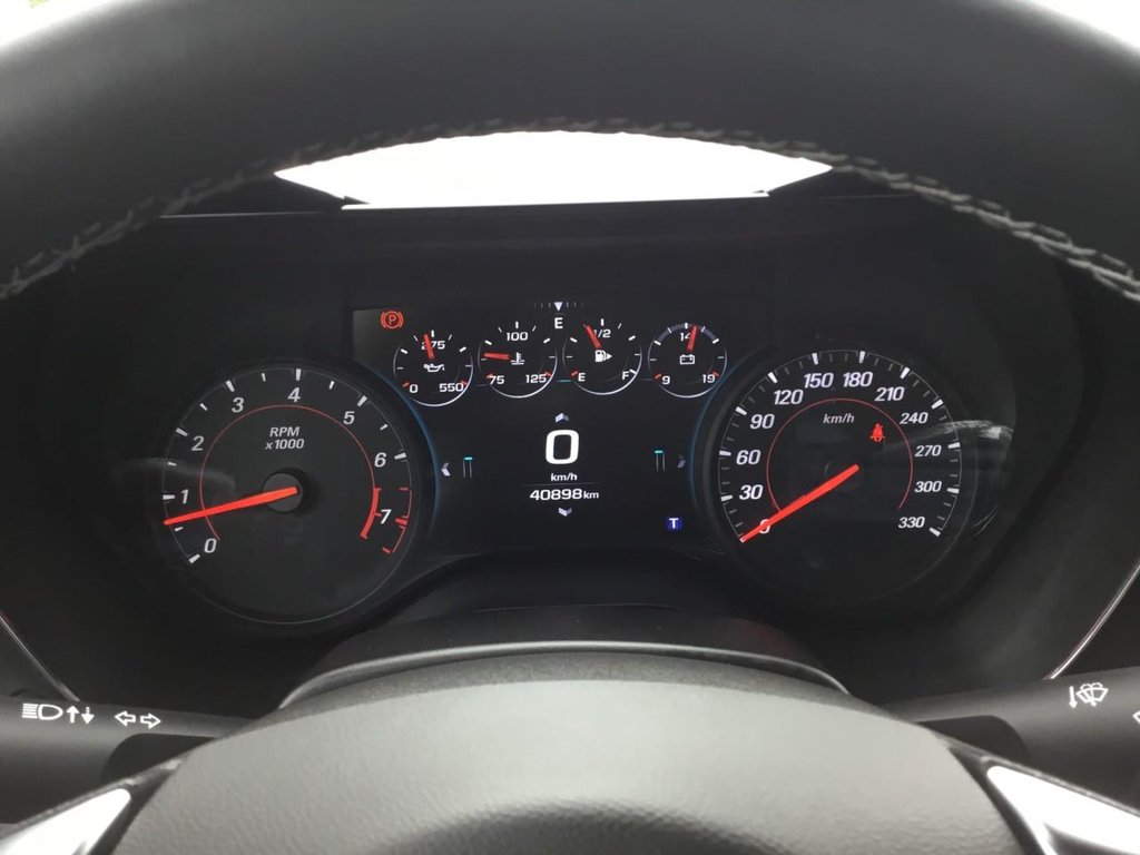 2017 Chevrolet Camaro in Pickering, Ontario - 12 - w1024h768px