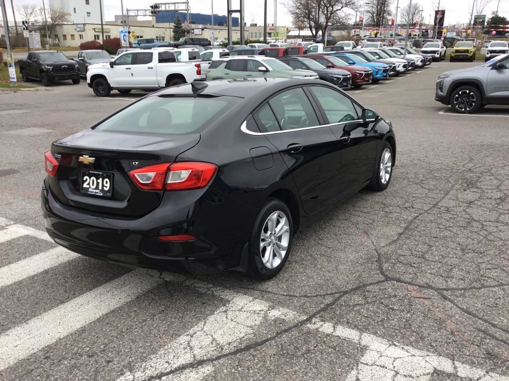 2019 Chevrolet Cruze in Pickering, Ontario - 5 - w1024h768px