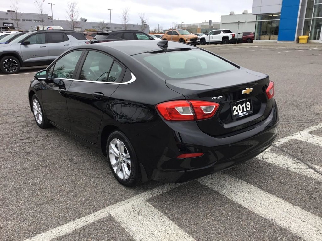 2019 Chevrolet Cruze in Pickering, Ontario - 3 - w1024h768px