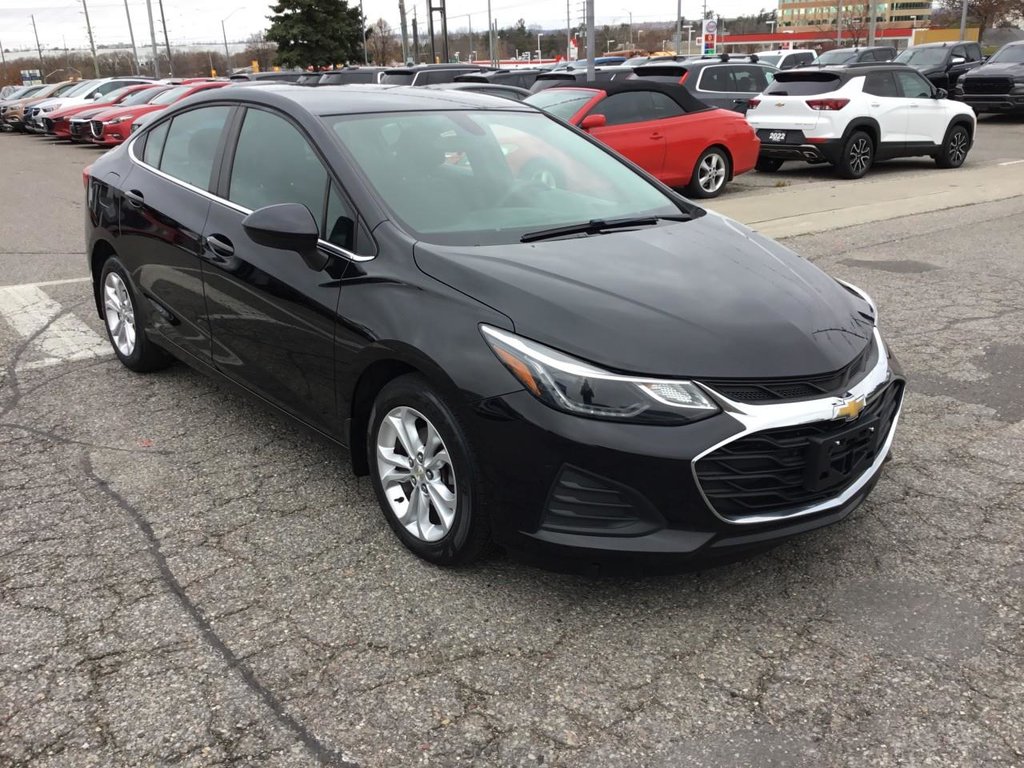 2019 Chevrolet Cruze in Pickering, Ontario - 7 - w1024h768px