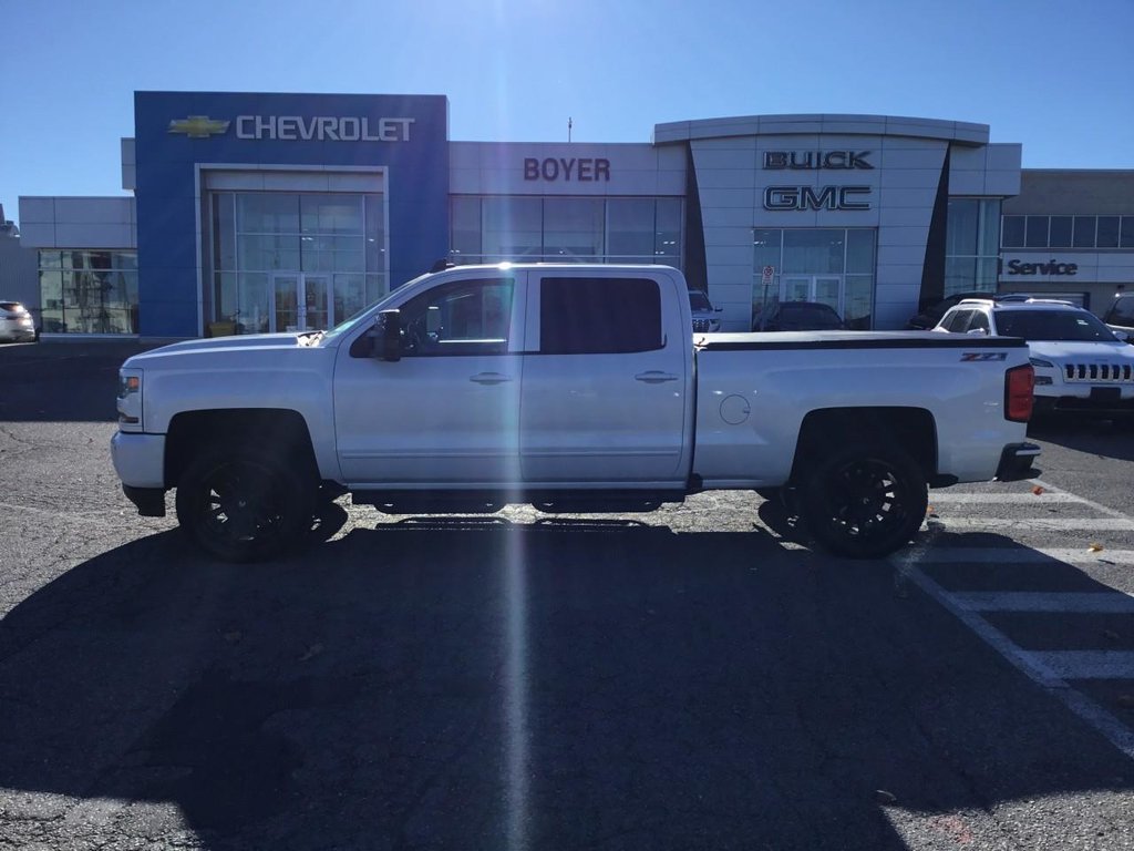 2017 Chevrolet Silverado 1500 in Pickering, Ontario - 2 - w1024h768px