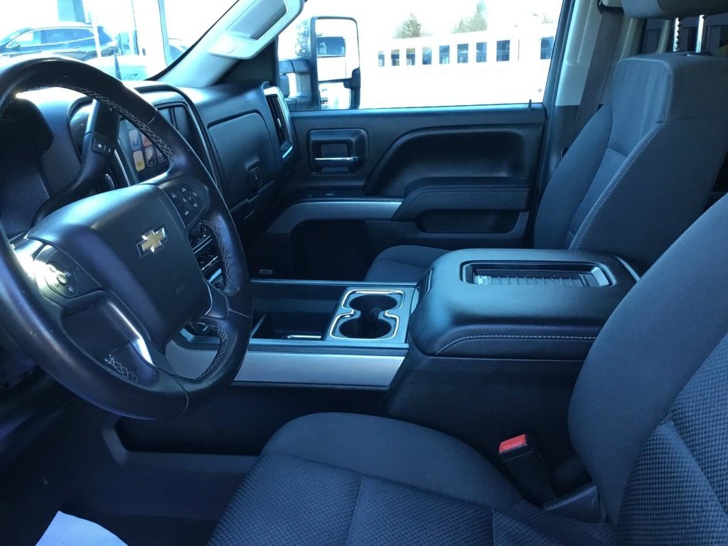 2017 Chevrolet Silverado 1500 in Pickering, Ontario - 9 - w1024h768px