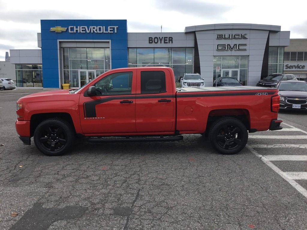 2017 Chevrolet Silverado 1500 in Pickering, Ontario - 2 - w1024h768px