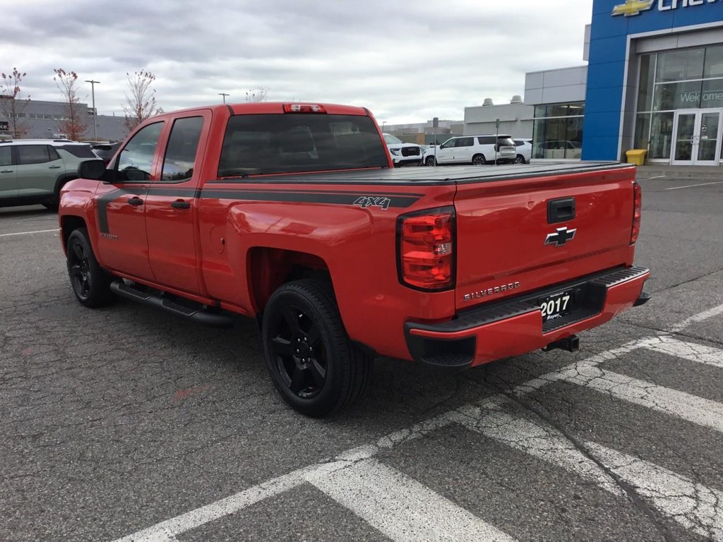 2017 Chevrolet Silverado 1500 in Pickering, Ontario - 3 - w1024h768px