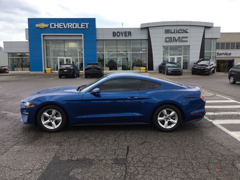 2018 Ford Mustang in Pickering, Ontario - 2 - w1024h768px