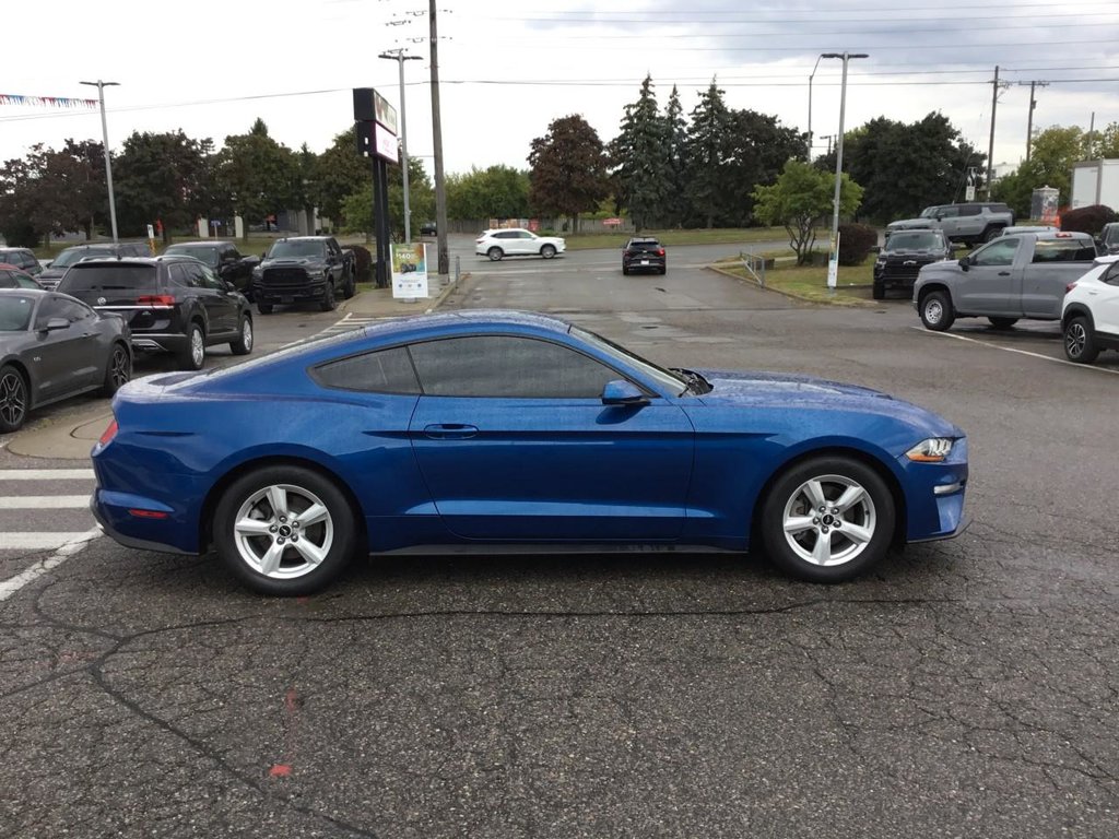 2018 Ford Mustang in Pickering, Ontario - 6 - w1024h768px