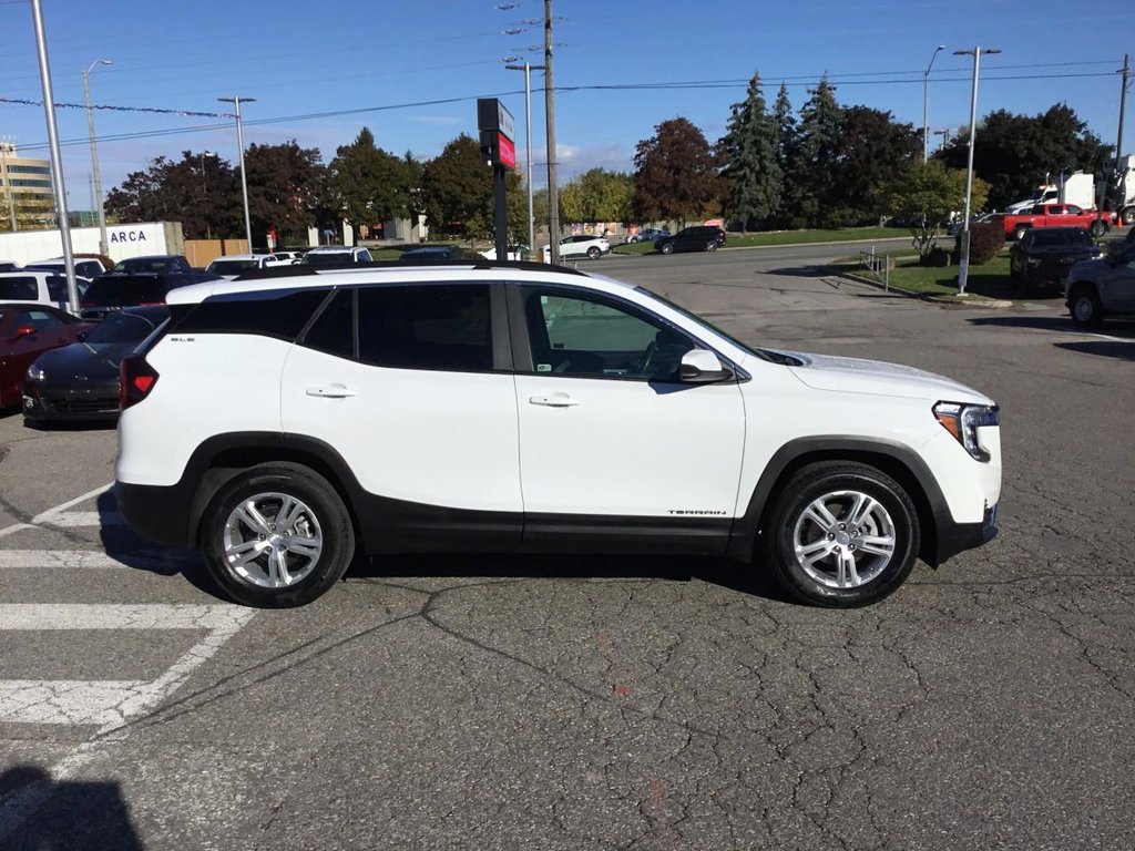 2022 GMC Terrain in Pickering, Ontario - 6 - w1024h768px