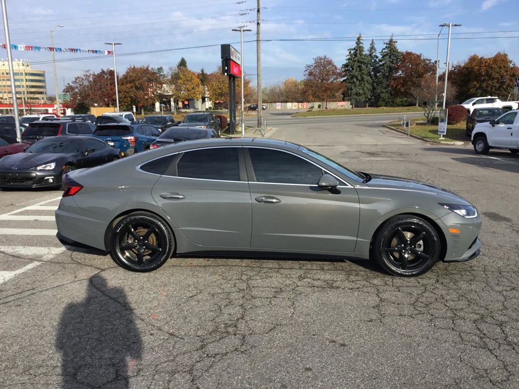 2021 Hyundai Sonata in Pickering, Ontario - 6 - w1024h768px