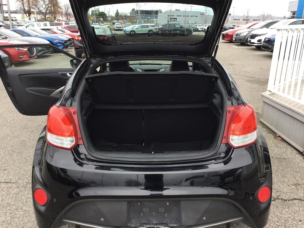 2016 Hyundai Veloster in Pickering, Ontario - 12 - w1024h768px