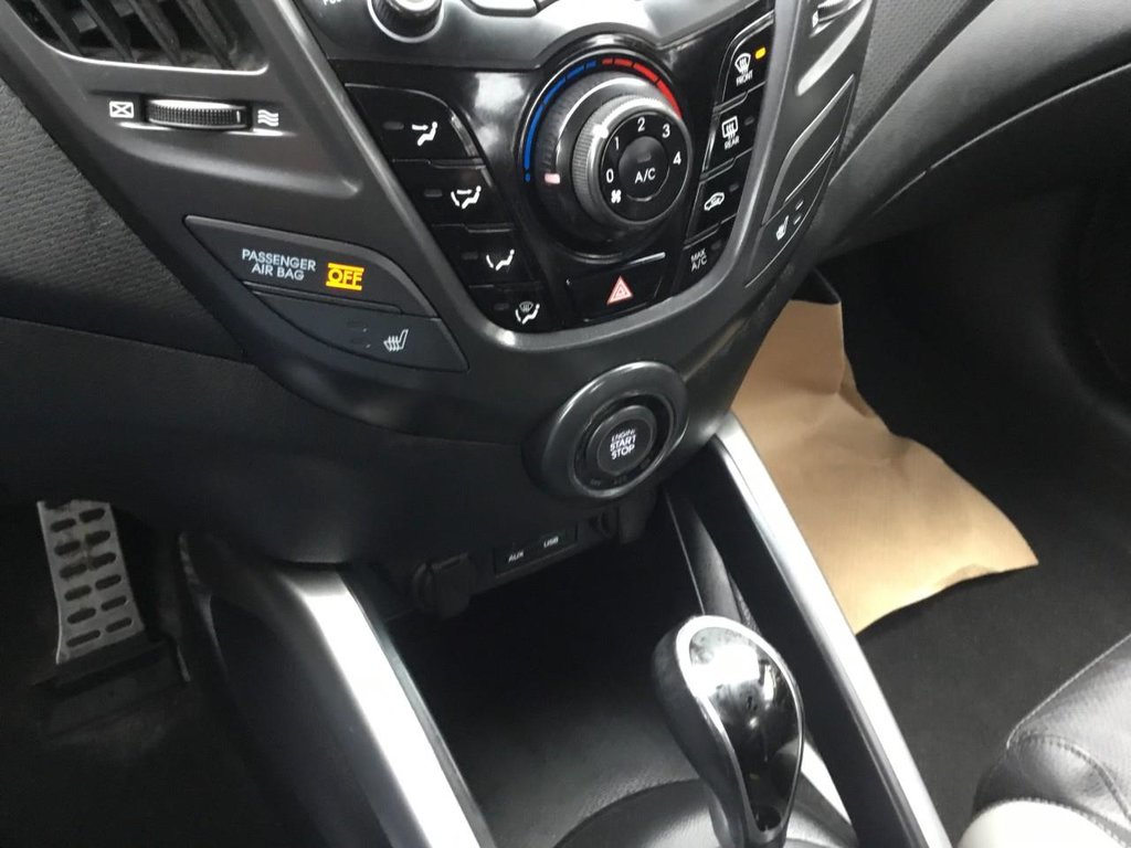 2016 Hyundai Veloster in Pickering, Ontario - 17 - w1024h768px