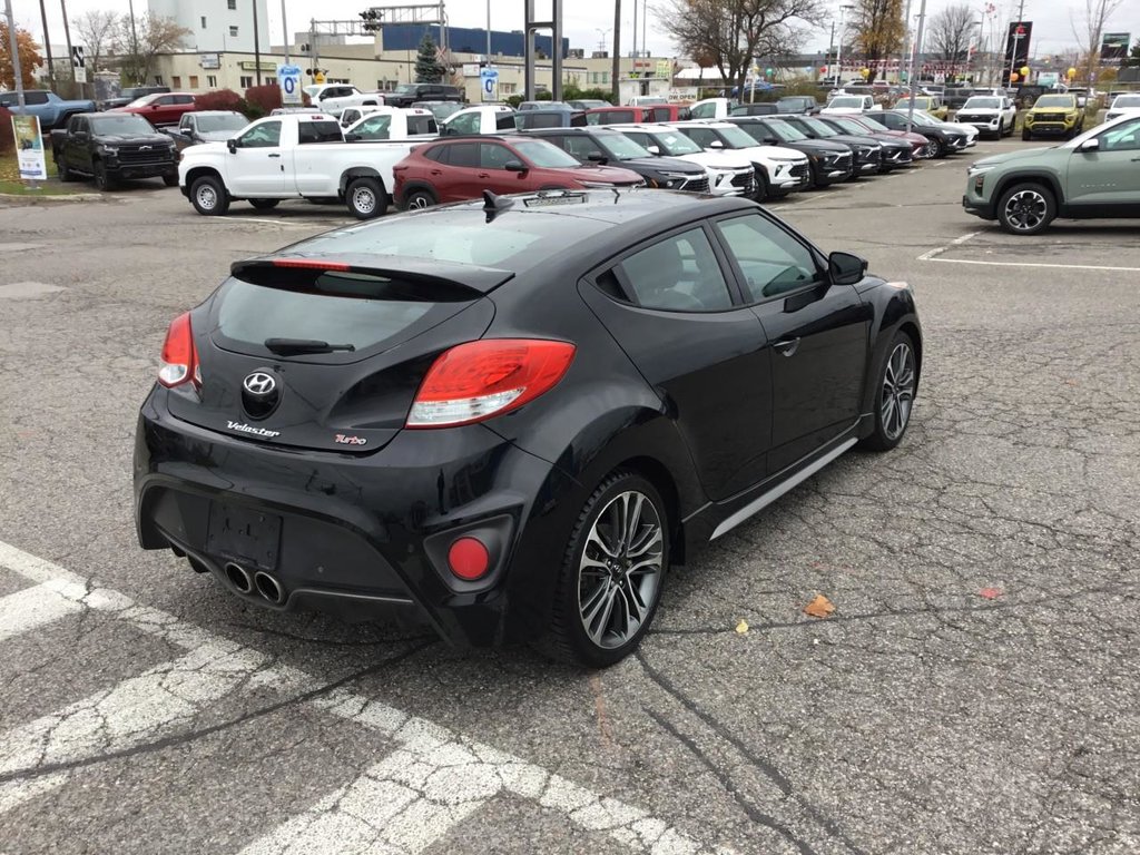 2016 Hyundai Veloster in Pickering, Ontario - 5 - w1024h768px