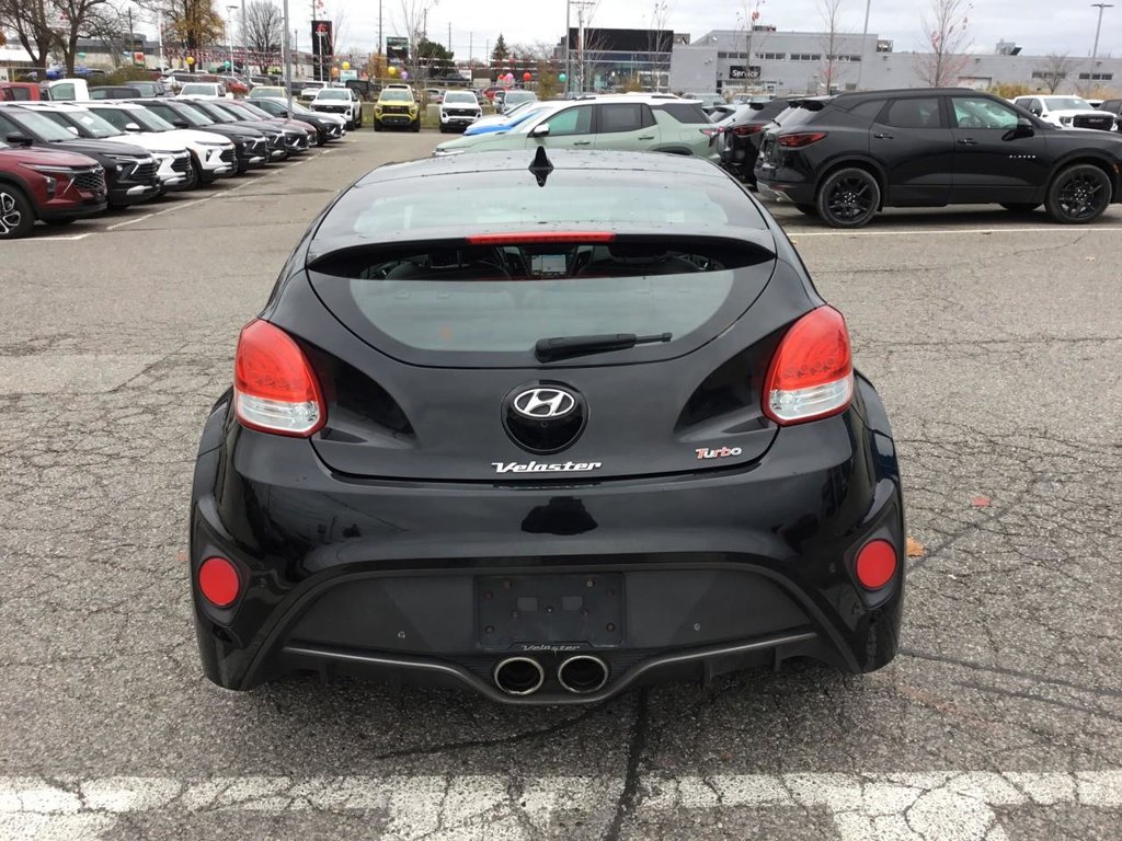 2016 Hyundai Veloster in Pickering, Ontario - 4 - w1024h768px