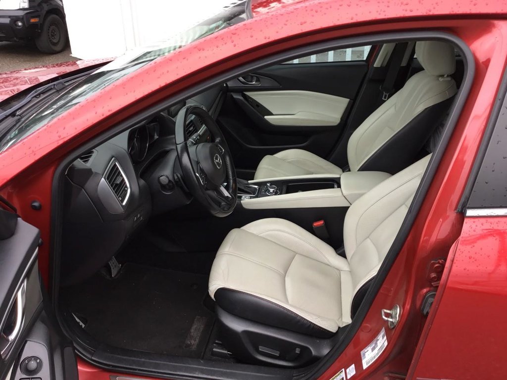 2018 Mazda 3 in Pickering, Ontario - 11 - w1024h768px