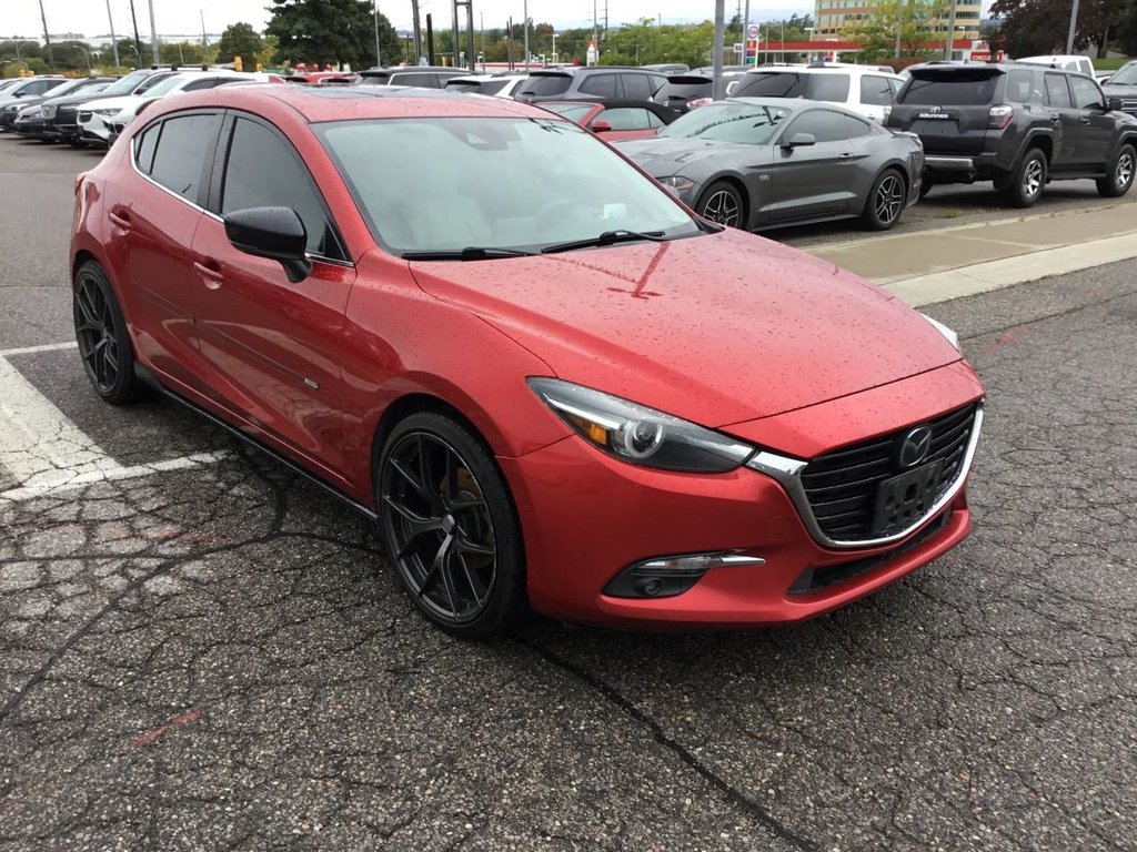 2018 Mazda 3 in Pickering, Ontario - 8 - w1024h768px