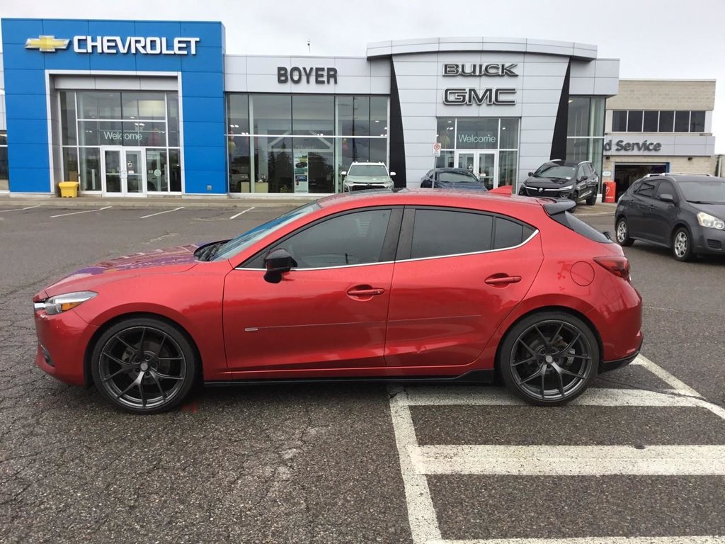 2018 Mazda 3 in Pickering, Ontario - 2 - w1024h768px