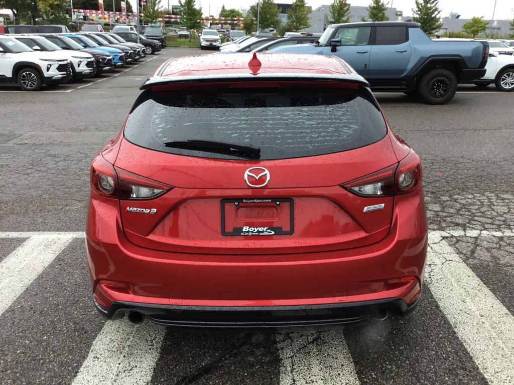 2018 Mazda 3 in Pickering, Ontario - 5 - w1024h768px