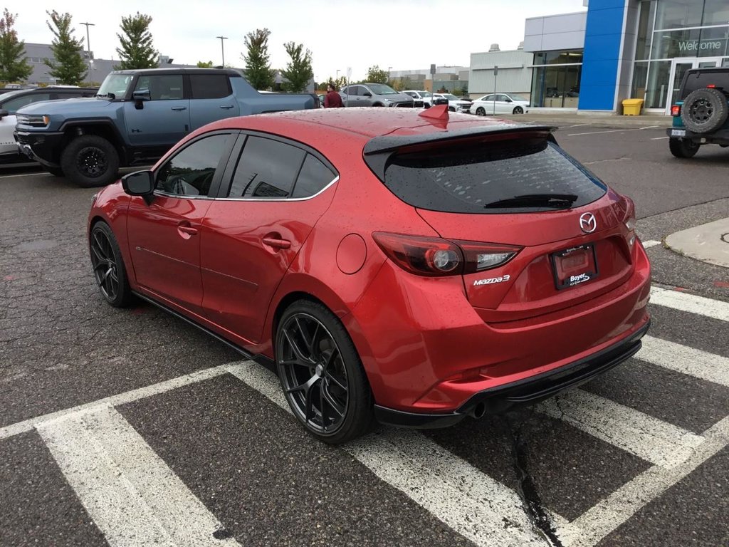 2018 Mazda 3 in Pickering, Ontario - 4 - w1024h768px