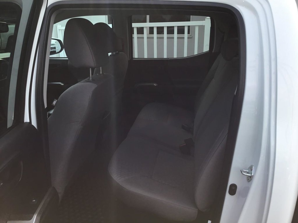 2022 Toyota Tacoma in Pickering, Ontario - 10 - w1024h768px