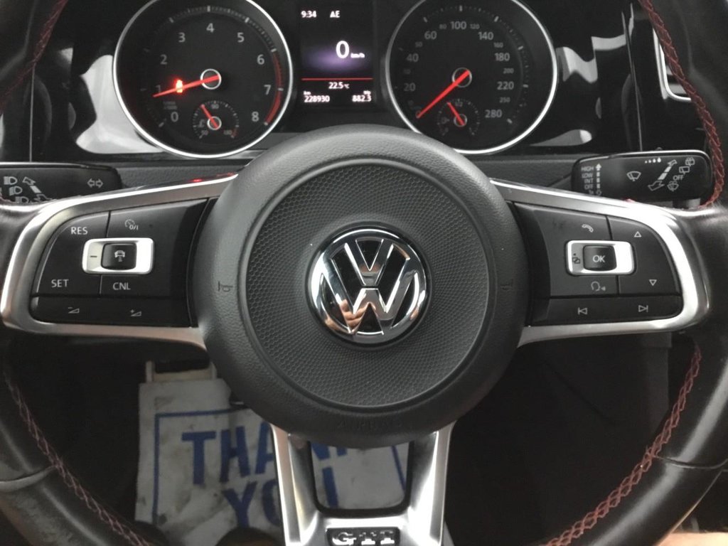 2018 Volkswagen Golf GTI in Pickering, Ontario - 12 - w1024h768px