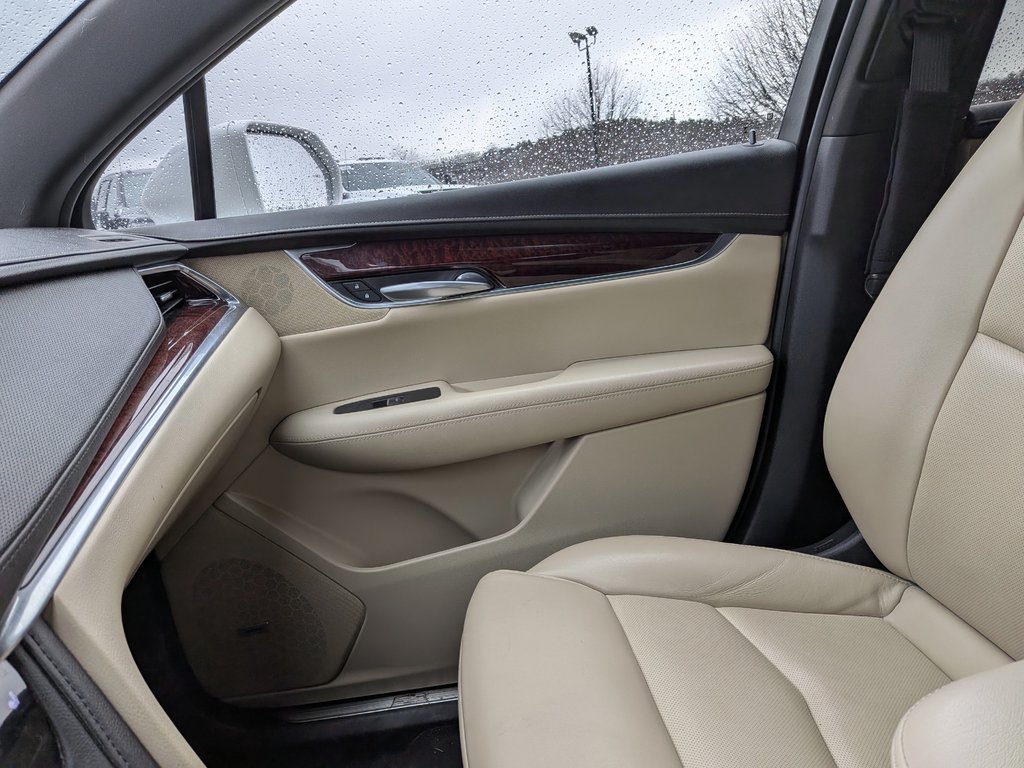 2018 Cadillac XT5 Luxury AWD in Saint John, New Brunswick - 11 - w1024h768px