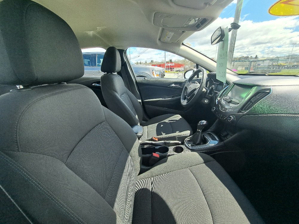 2017 Chevrolet Cruze in Saint John, New Brunswick - 13 - w1024h768px