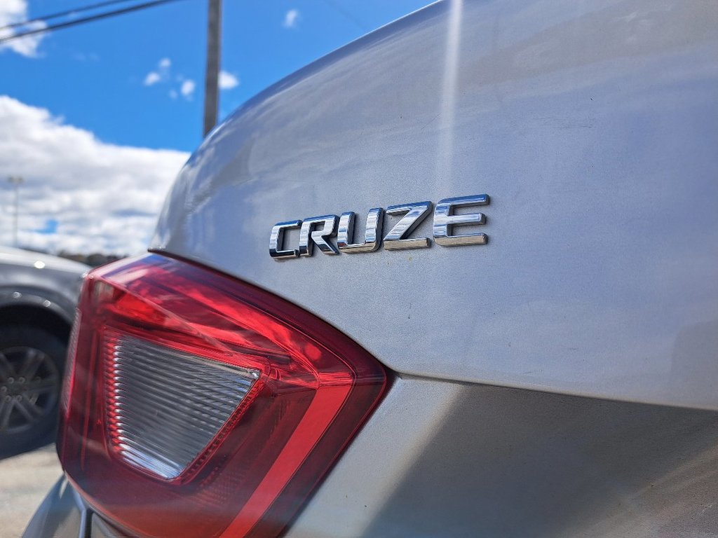 2017 Chevrolet Cruze in Saint John, New Brunswick - 9 - w1024h768px